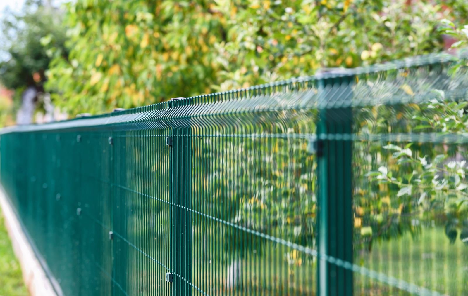 Rigid anti-climb mesh fence panel